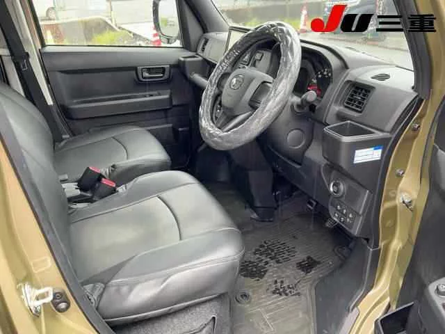 Daihatsu Hijet Deck Van S700W 2024